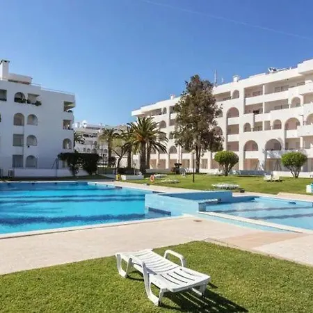 5 People Flat Near Amazing Beaches And With Swimming Pool شقة