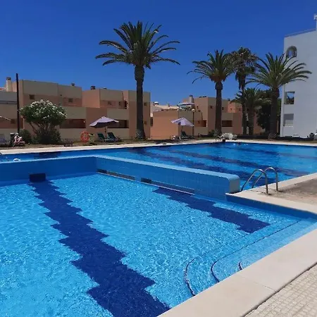 شقة 5 People Flat Near Amazing Beaches And With Swimming Pool